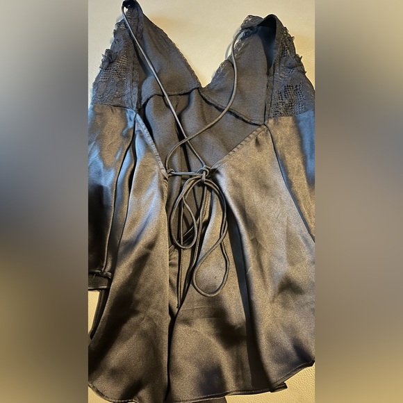 NWT ZARA SATIN LACE EMBROIDERY TOP SIZE XXL - Picture 4 of 15